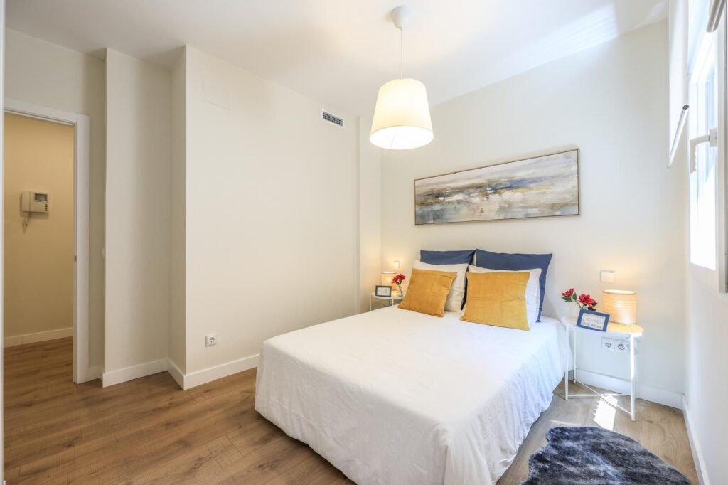 Segundo dormitorio doble reformado en Calle Jordán 8, Madrid